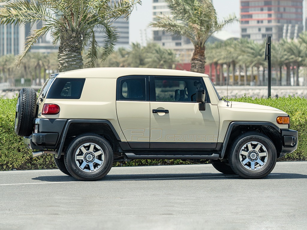 Toyota FJ Car rental in doha qatar