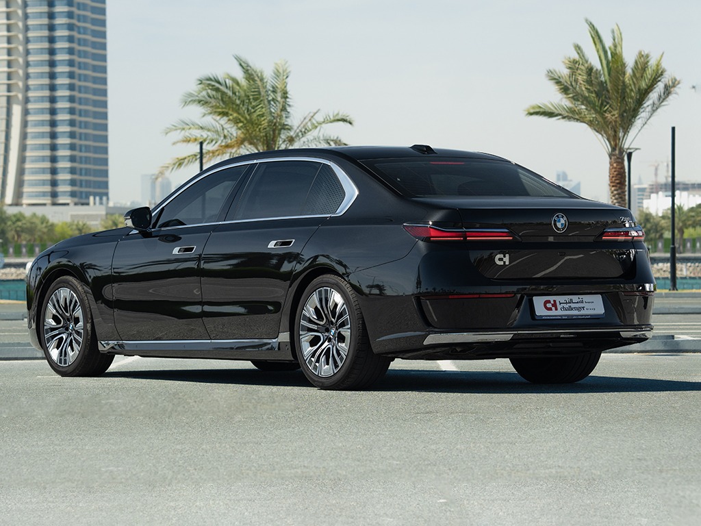 BMW The 7 Series rental in doha qatar