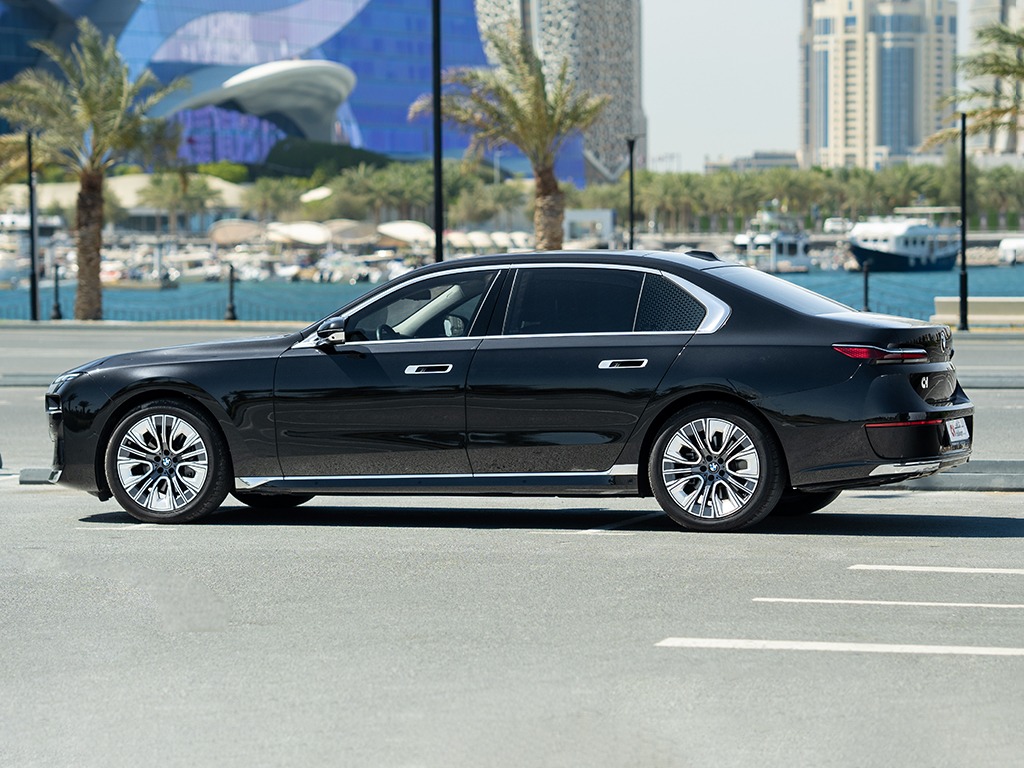 BMW The 7 Series rental in doha qatar