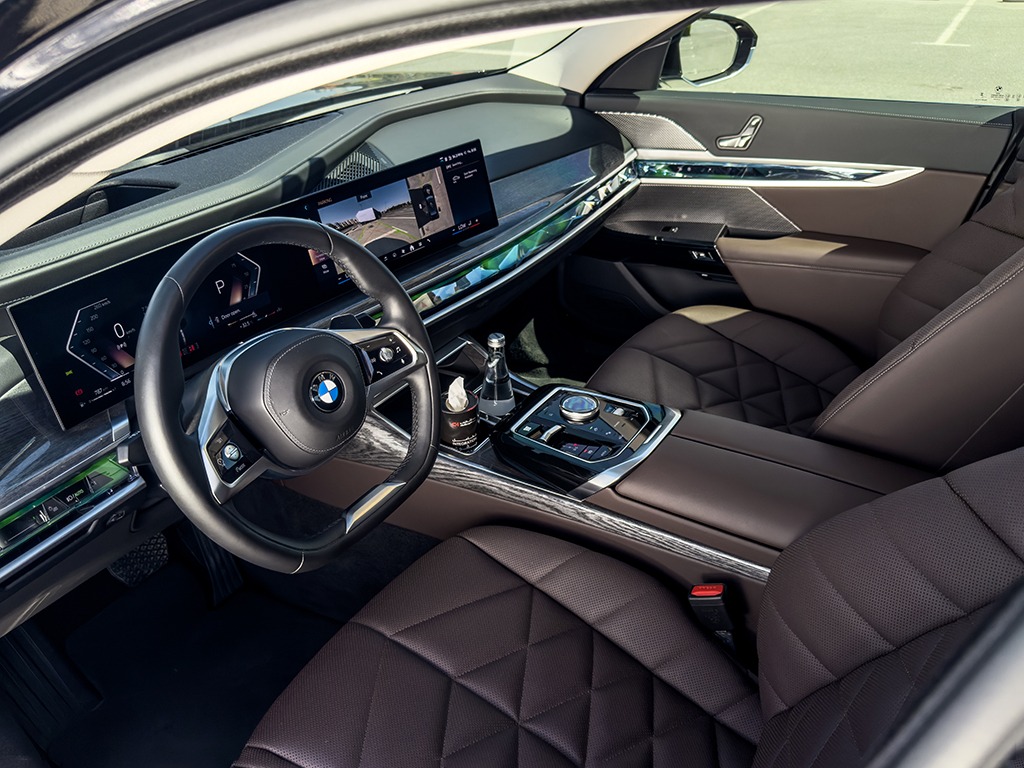 BMW The 7 Series rental in doha qatar