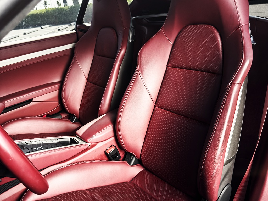 Porsche Cayman GTS rental in doha qatar